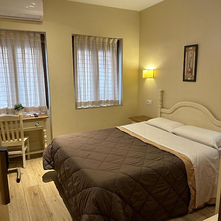 Toledo Plaza Hotel ภายนอก รูปภาพ