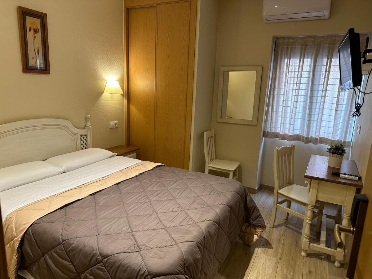 Toledo Plaza Hotel ภายนอก รูปภาพ