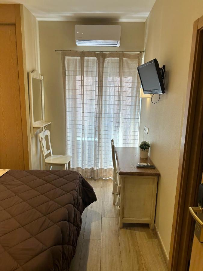 Toledo Plaza Hotel ภายนอก รูปภาพ