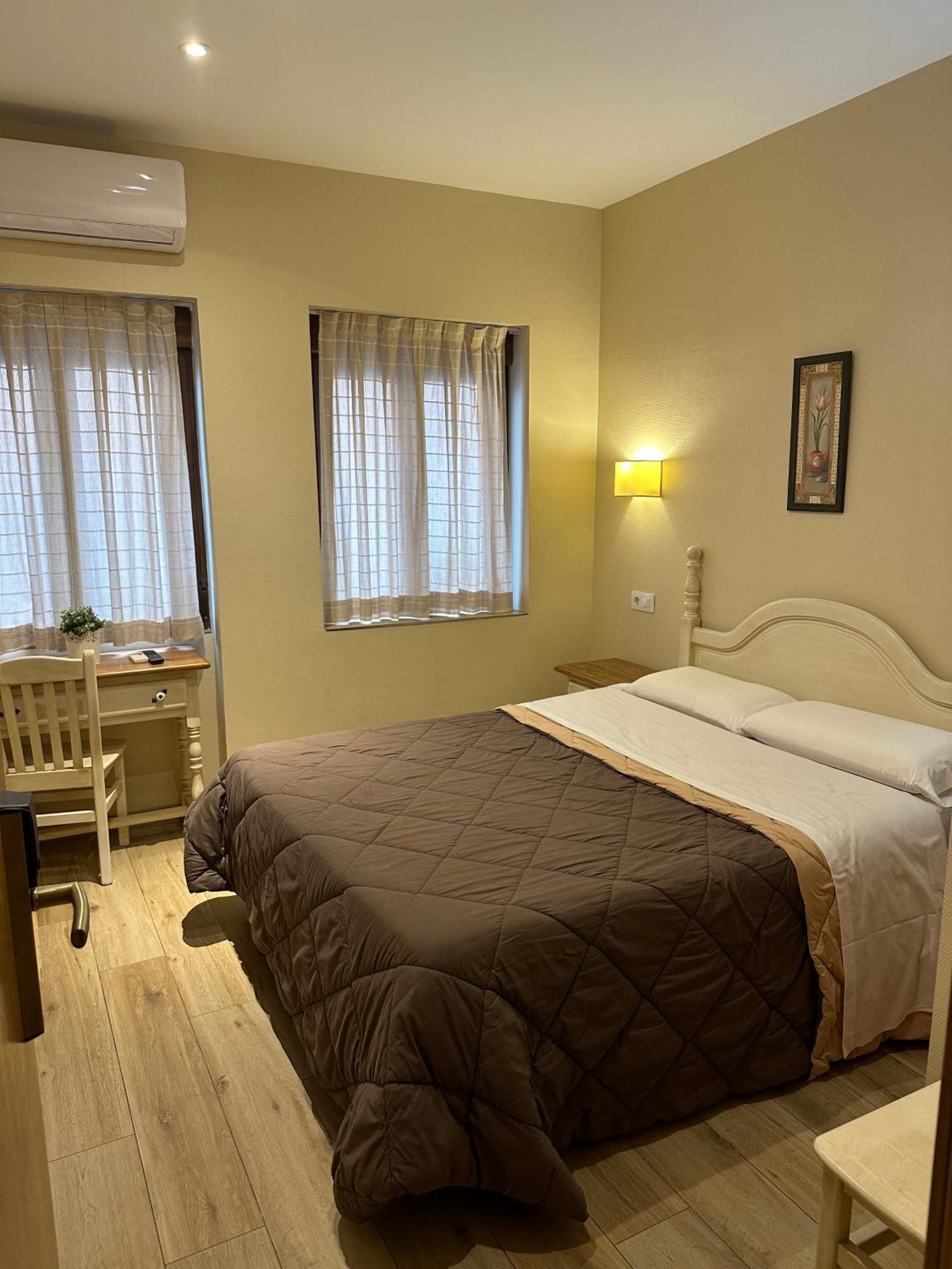 Toledo Plaza Hotel ภายนอก รูปภาพ