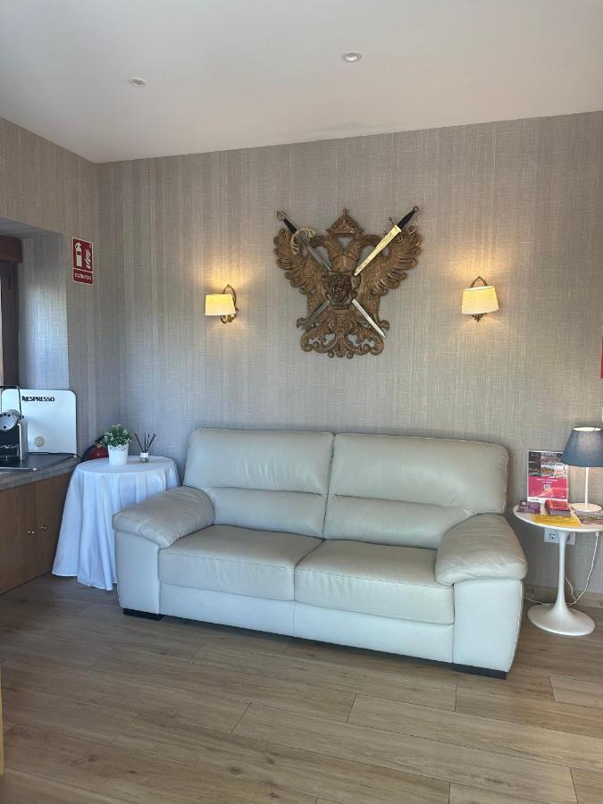 Toledo Plaza Hotel ภายนอก รูปภาพ