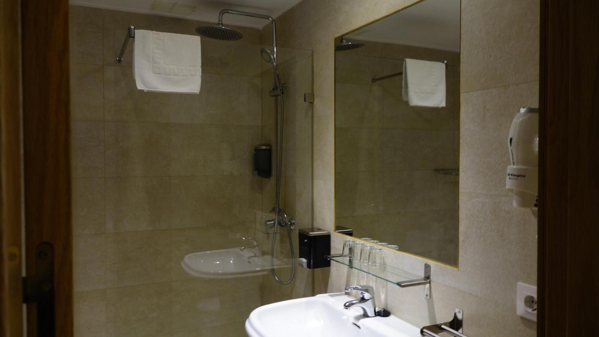 Toledo Plaza Hotel ภายนอก รูปภาพ