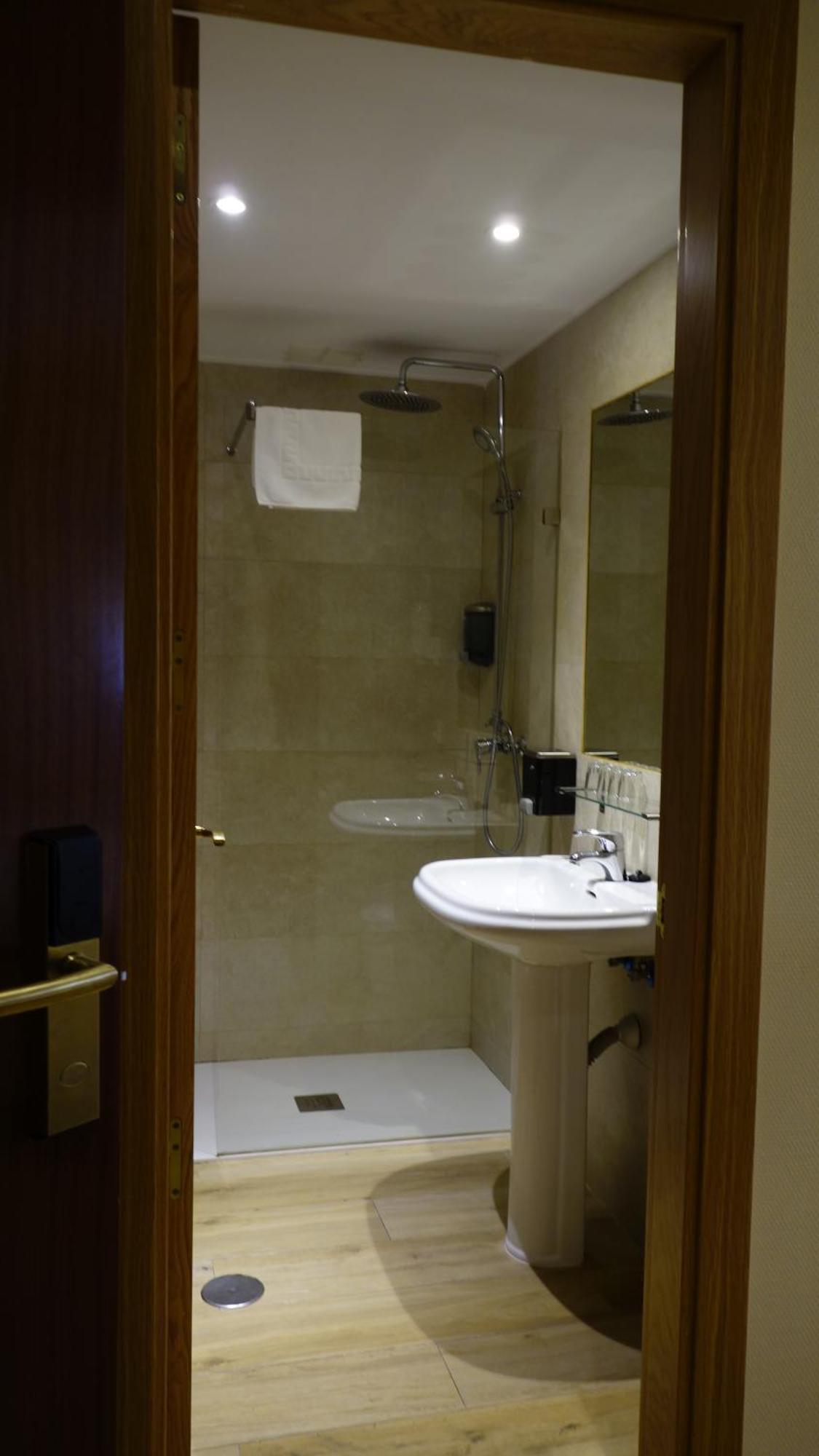 Toledo Plaza Hotel ภายนอก รูปภาพ