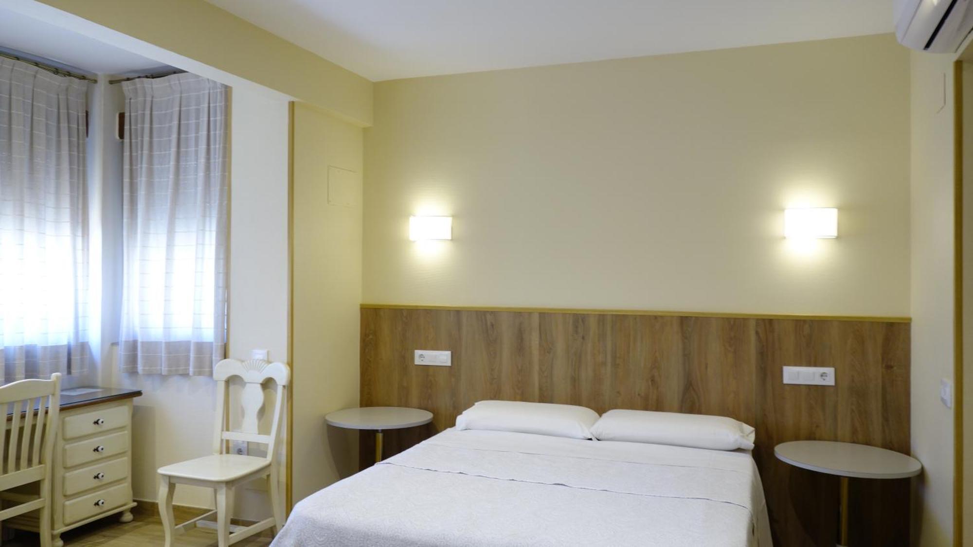 Toledo Plaza Hotel ภายนอก รูปภาพ
