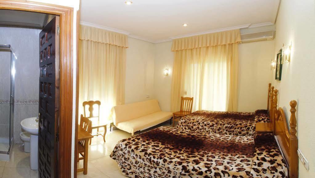Toledo Plaza Hotel ภายนอก รูปภาพ